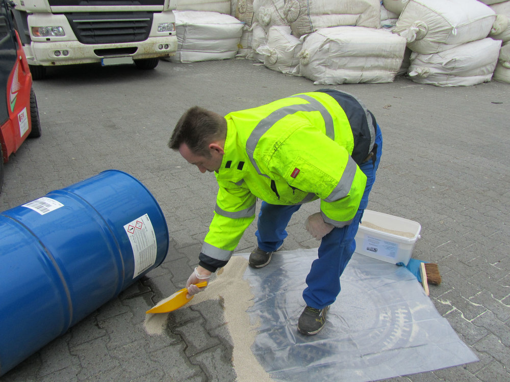 Neutral Die schnelle Hilfe bei kleinen Ölunfälle n, Verunreinigungen & Leckagen Multital… Produktbild img2 L