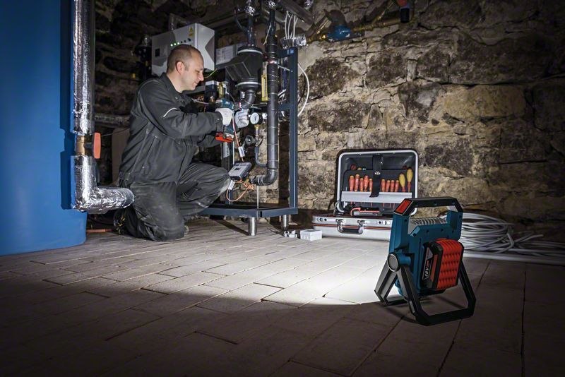 BOSCH Akku-Baustrahler solo GLI 18V 1900 Bosch ohne Akku ohne Ladegerät Karton Produktbild img4 L