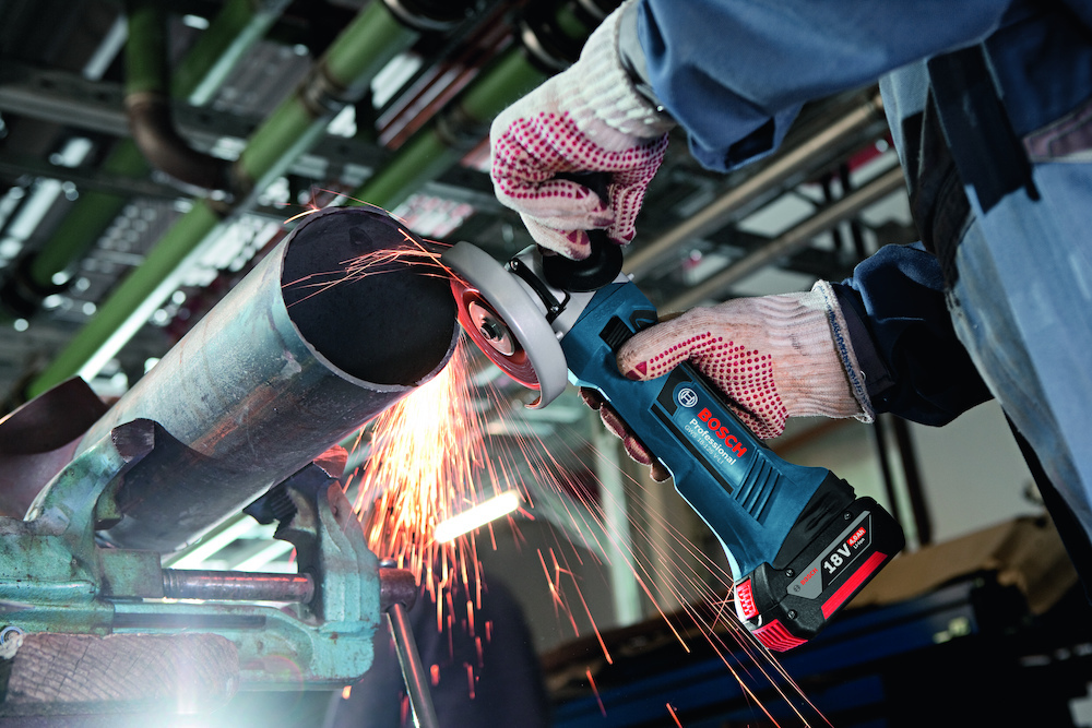 Bosch PRO Akku-Winkelschleifer Produktbild img4 L