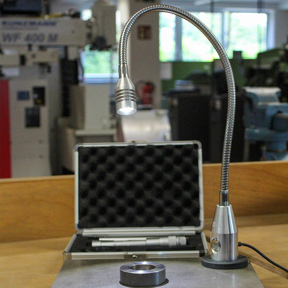 Bauer & Böcker LED-Arbeitsleuchte Punkts trahler 200Lumen Bauer + Böcker Produktbild img2 L