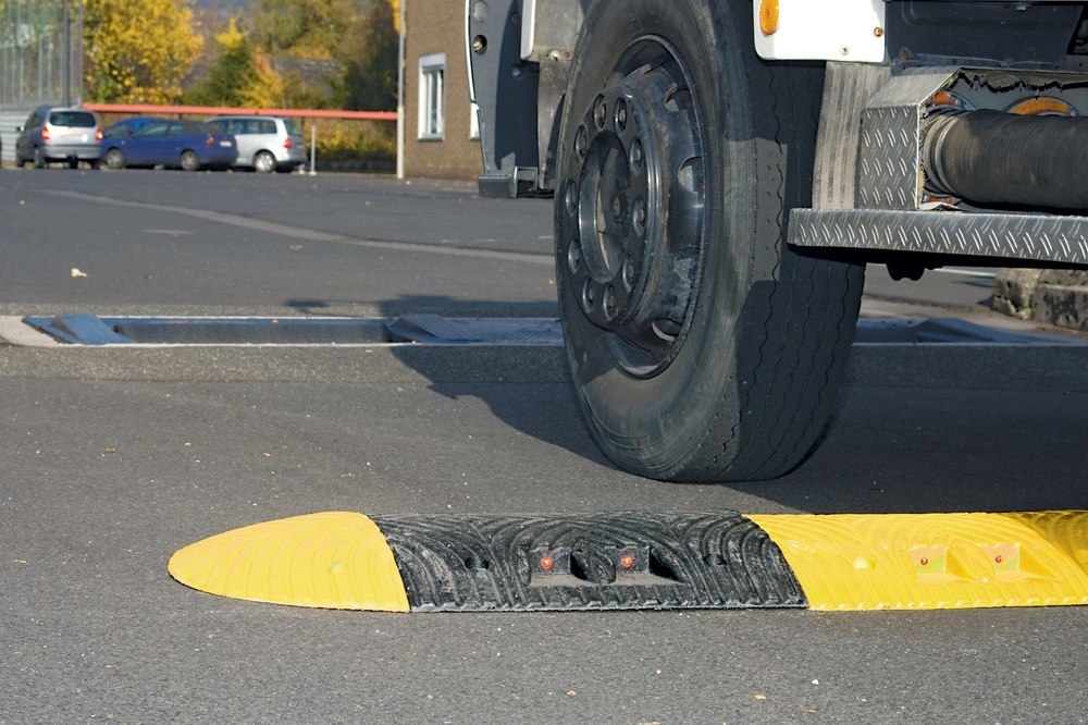 MORION-Recycling-Fahrbahnschwelle TOPSTOP-RE Produktbild img1 L