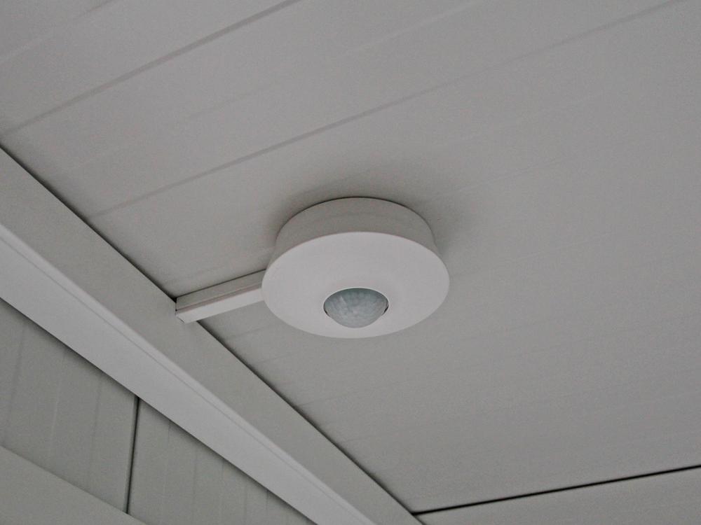 Deckenpräsenzmelder statt Lichtschalter, IP 55, Farbe weiß Erfassungswinkel 360° Produktbild img1 L