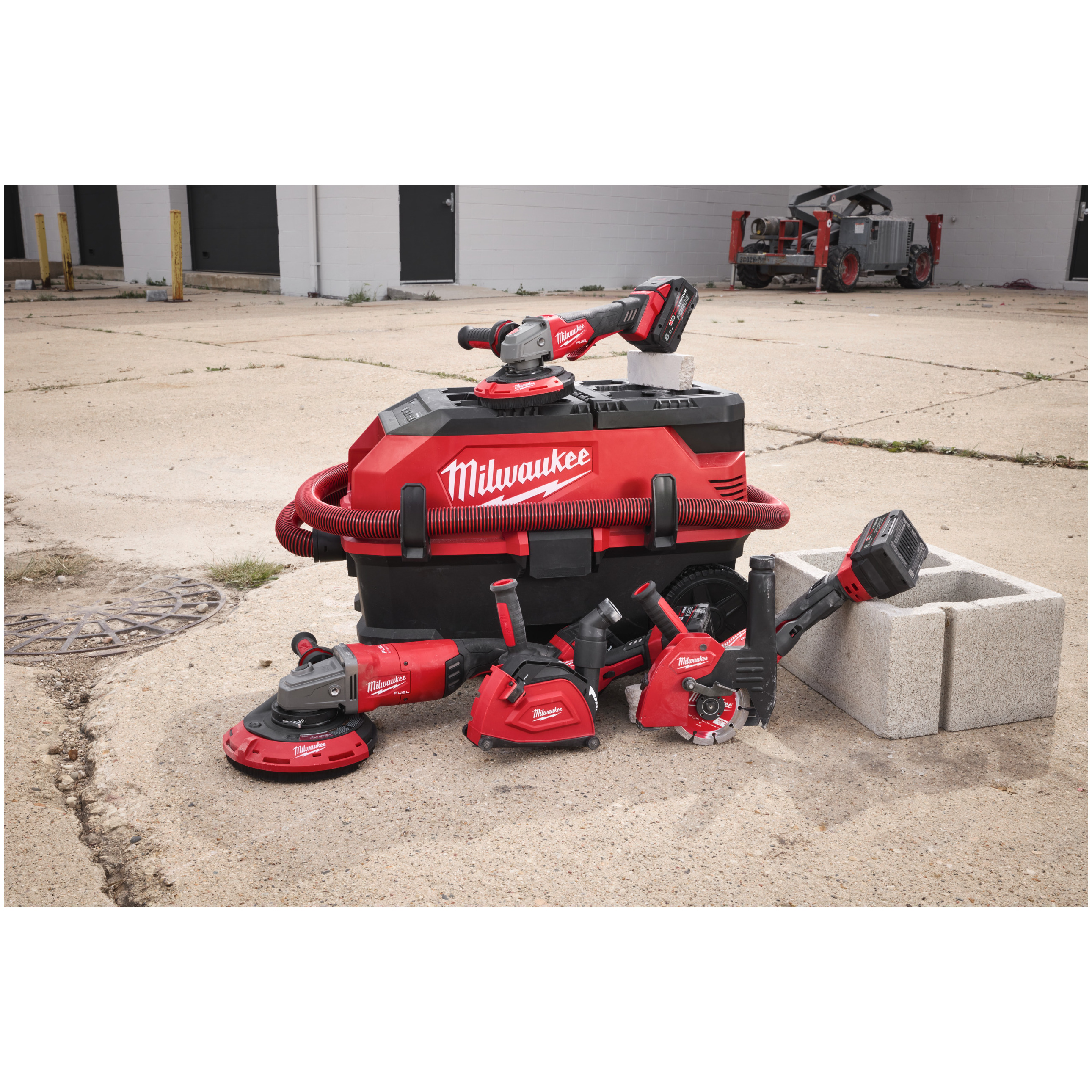 DSG180 180 mm Schleifabsaughaube für M18FHSAGO180VXPDB2 Produktbild img4 L