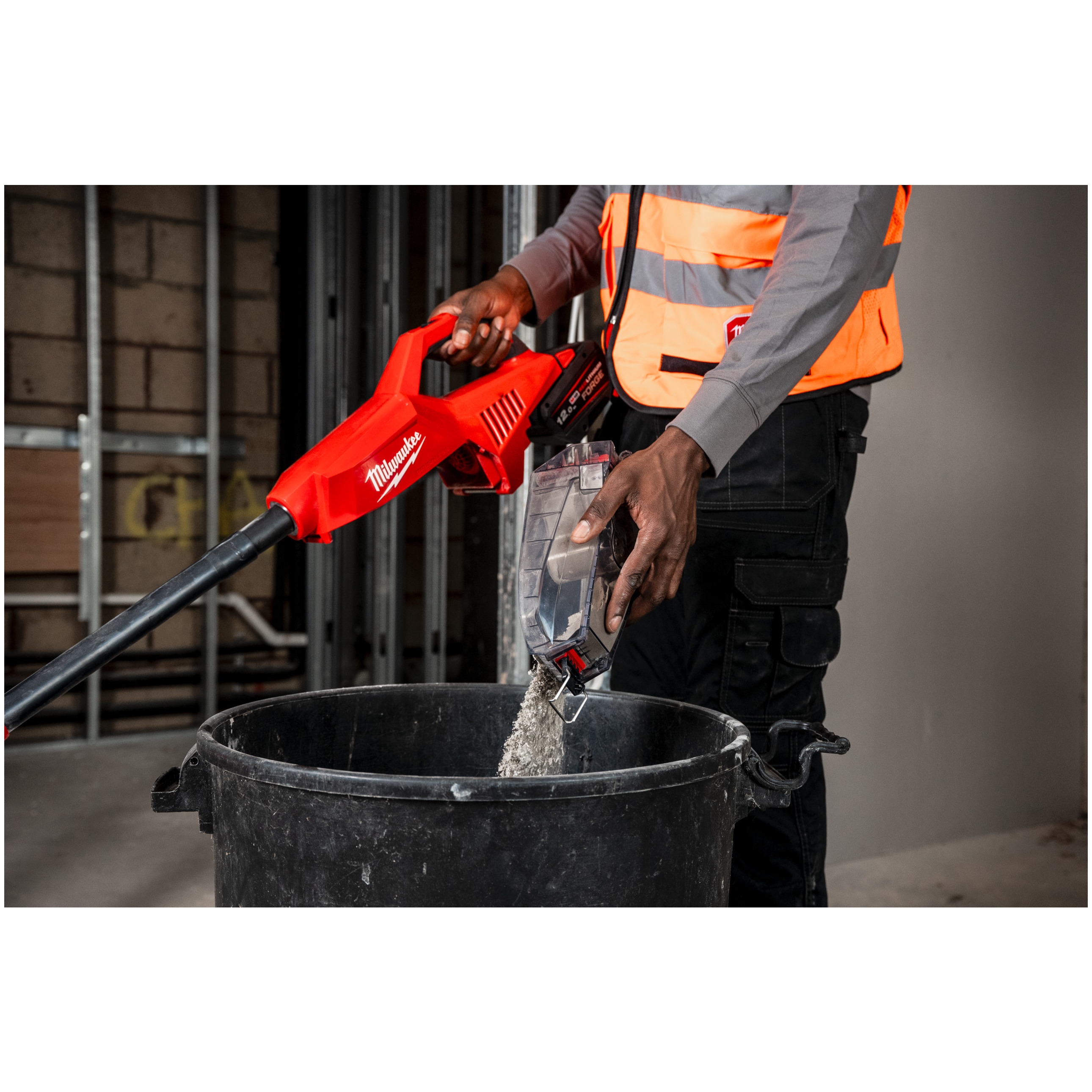 M18BLCV2-0 M18 Bürstenloser Akku-Hand-Staubsauger Produktbild img6 L