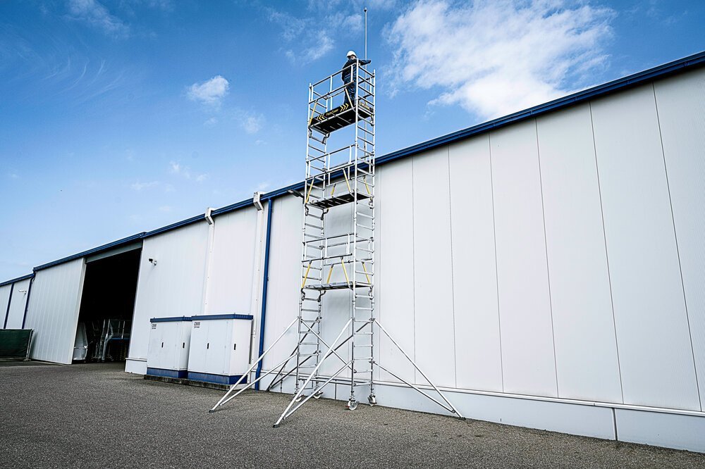 MUNK FlexxTower SGX ergo mit vorlaufendem Geländer Plattformhöhe 4,47 m Produktbild img2 L
