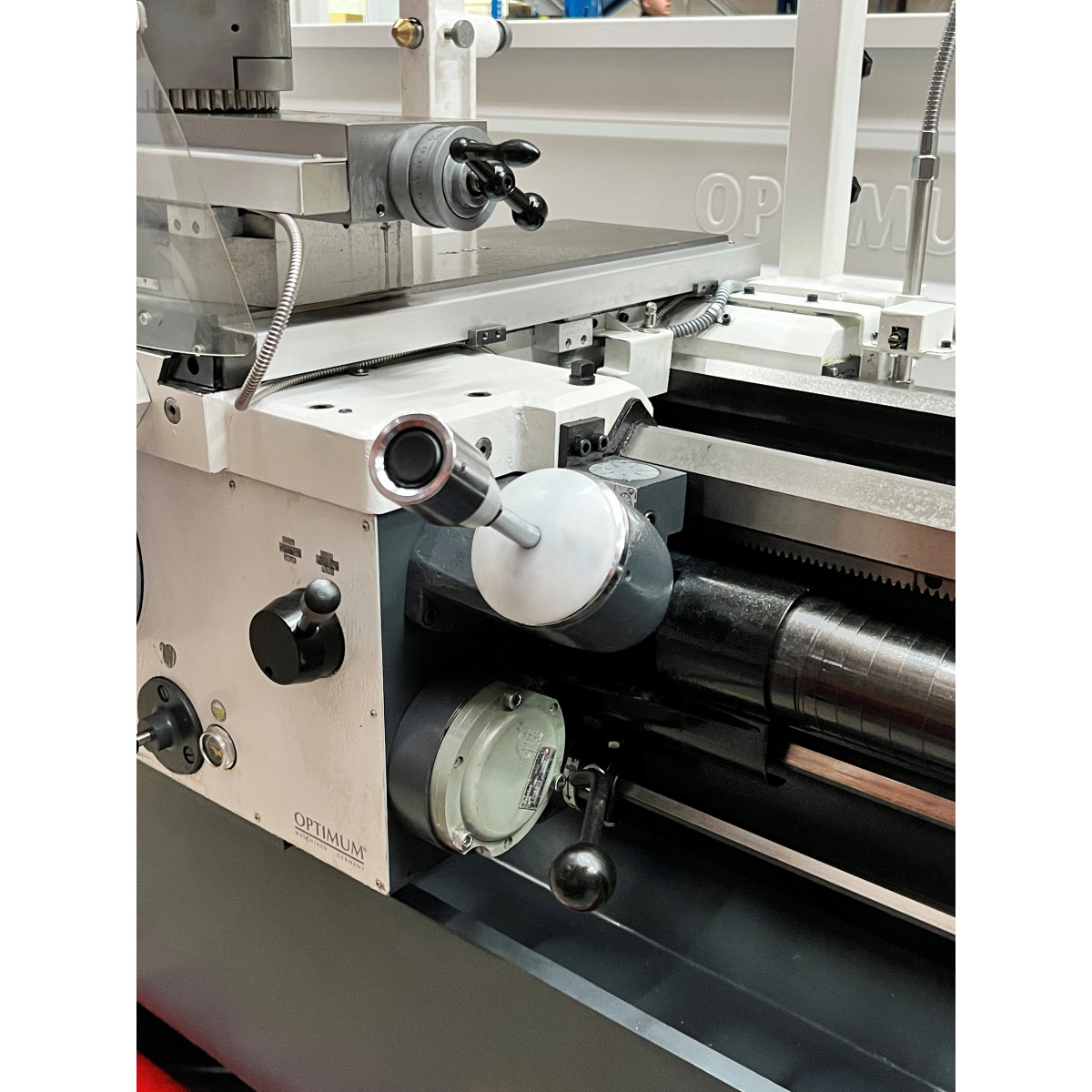 Optimum Leit- und Zugspindeldrehmaschine OPTIturn TH 5620V Produktbild img6 L