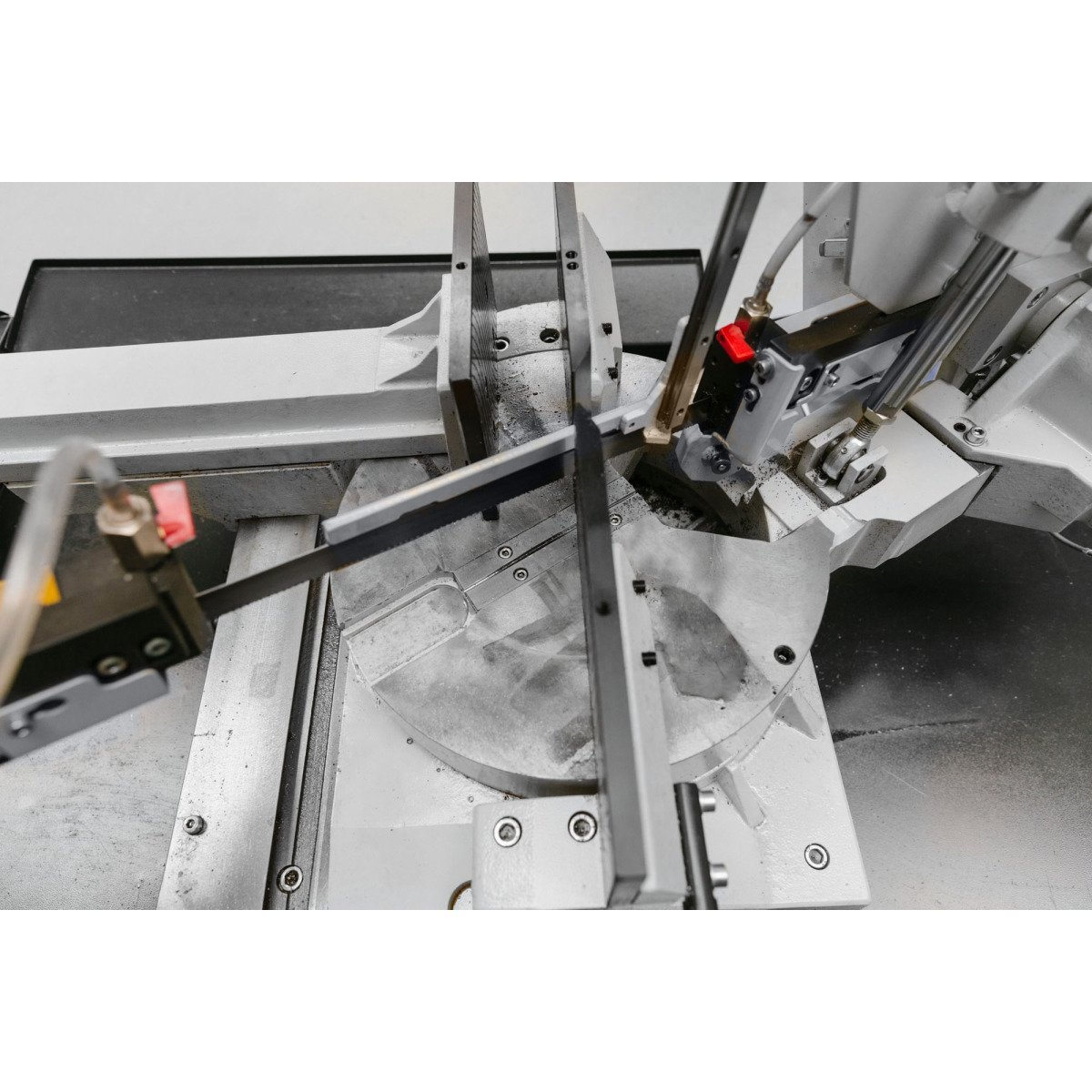Halbautomatische Schwenkrahmen-Metallbandsäge Metallkraft BMBS 300 x 320 HA-DG Produktbild img3 L