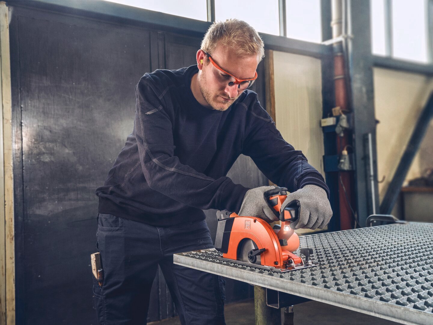 Fein Kompakte Akku-Handkreissäge für Metall F-IRON Cut 57 AS Produktbild img4 L