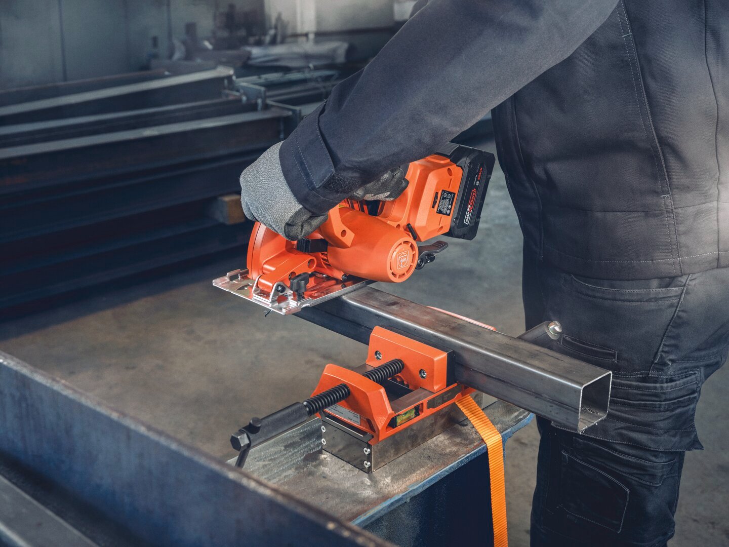 Fein Kompakte Akku-Handkreissäge für Metall F-IRON Cut 57 AS Produktbild img7 L
