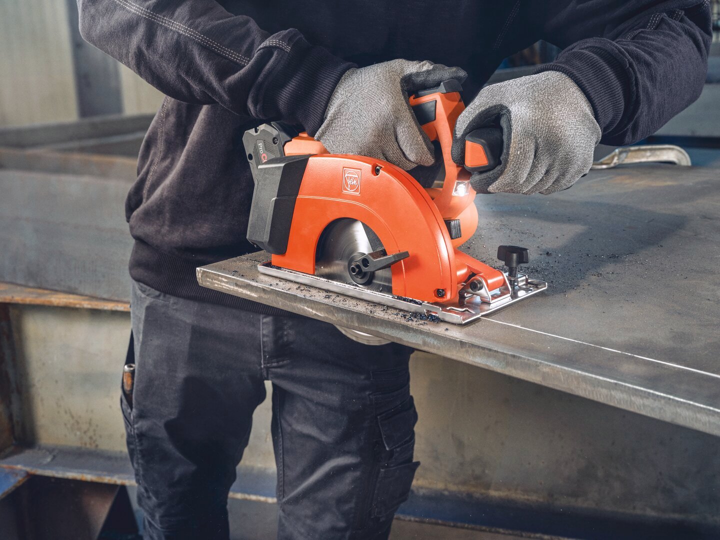 Fein Kompakte Akku-Handkreissäge für Metall F-IRON Cut 57 AS Produktbild img2 L