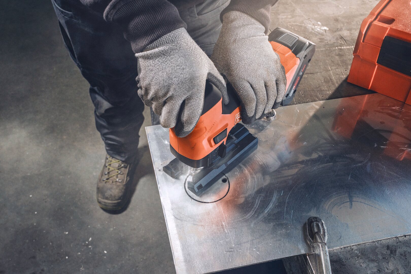 Fein Akku-Stichsäge für Metall und Holz 26 mm Hub F-IRON Jig 26 AS Set 2 x 4 Ah Produktbild img4 L
