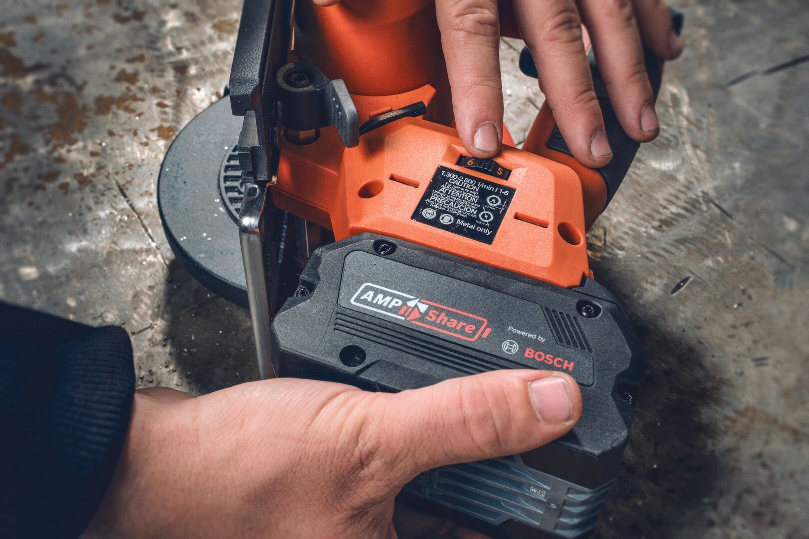 Fein Kompakte Akku-Handkreissäge für Metall F-IRON Cut 57 AS Produktbild img3 L