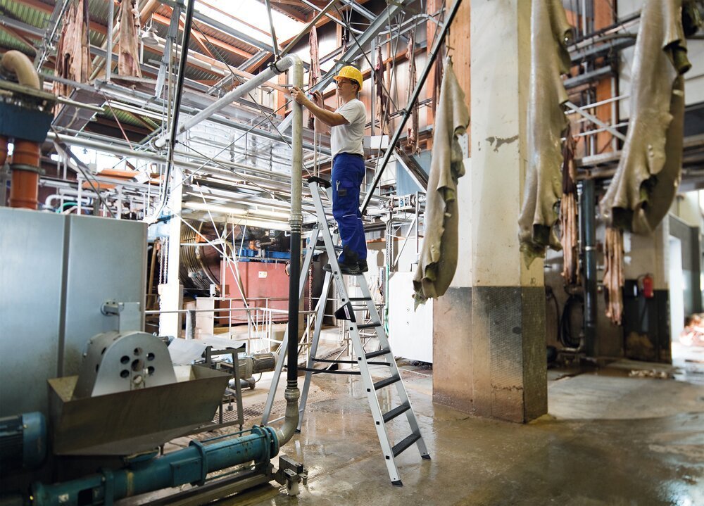 MUNK Stufen-Stehleiter einseitig begehbar mit clip-step R13 Produktbild img2 L