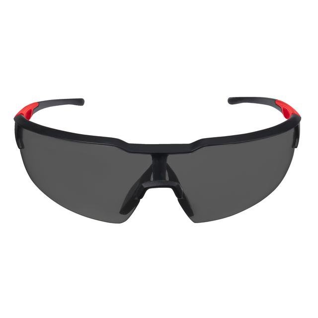 Milwaukee kratzfest & beschlagfrei Schutzbrille getönt Produktbild img1 L