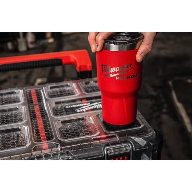 Milwaukee 887 ml PACKOUT Isolierbecher Produktbild img2 L
