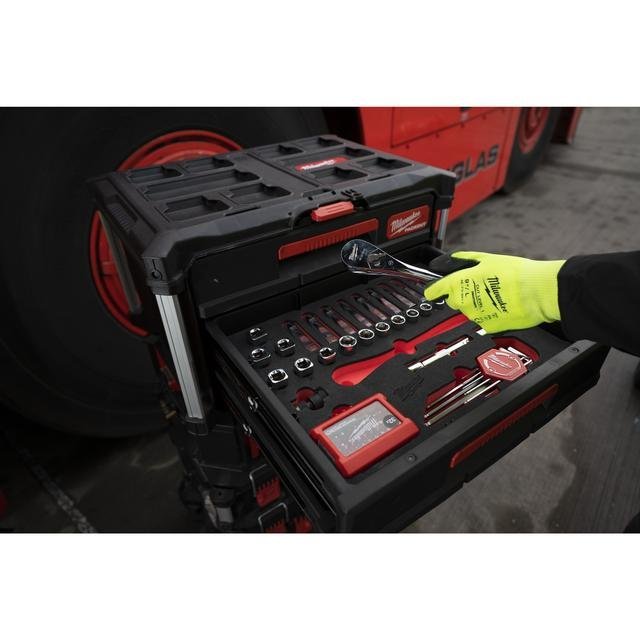 Milwaukee 70-teilige Einlage für PACKOUT Koffer mit Schubladen Sechskantschlüssel, SHOCKWAVE Bits & 1/2" Ratschen u. Steckschlüsseleinsätze Einlage Produktbild img2 L