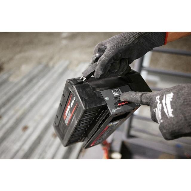 Milwaukee MXF Forge HD 12.0 Ah Akku-Pack MXFHD812 Produktbild img1 L