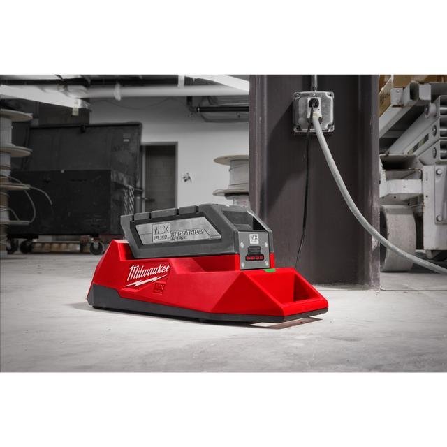 Milwaukee Ladegerät MXFC Produktbild img4 L