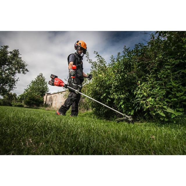 Milwaukee M18™ FUEL™ Akku-Freischneider M18F2BCU-0 Produktbild img2 L
