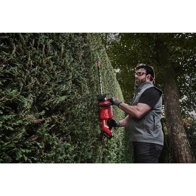 Milwaukee M18 FUEL™ Akku-Heckenschere 60 cm M18FHET60-802 Produktbild img2 L