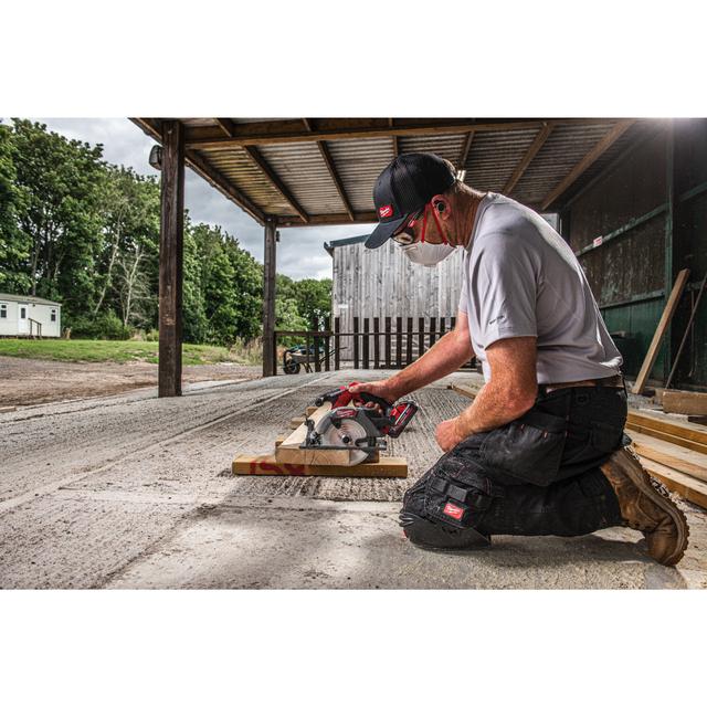 M18™ Fuel™ Akku-Kreissäge M18FCS552-302X Produktbild img4 L