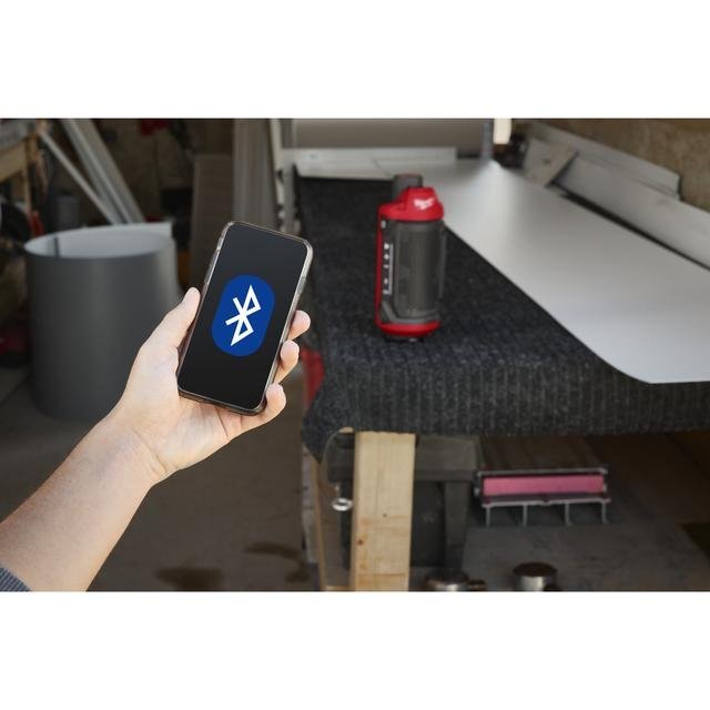 Milwaukee M12™ Akku-Baustellenlautsprecher M12SPEJSG2-0 Produktbild img2 L