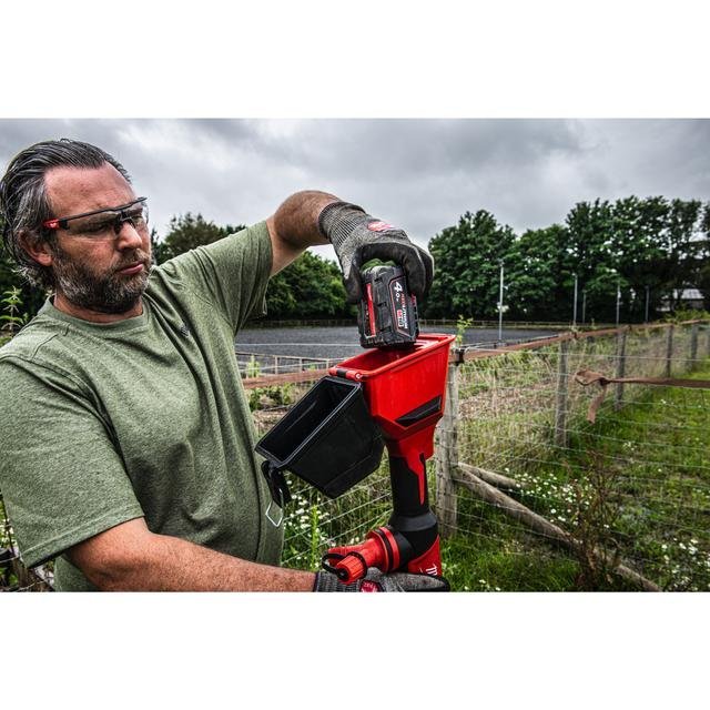 Milwaukee M18™ HYDROPASS™ Akku-Stabwasserpumpe M18BLSWP-801 Produktbild img3 L