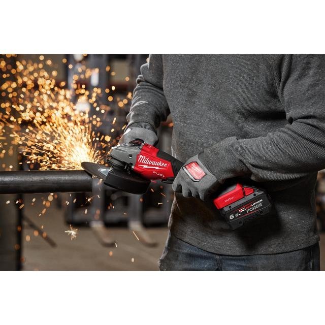 Milwaukee M18 FUEL™ Akku-Hochleistungswinkelschleifer 180mm mit Geschwindigkeitsregler & ONE-KEY Gen 2 M18FHSAGO180VXPDB2-0X Produktbild img8 L
