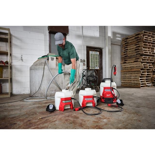 Milwaukee M18™ Switch Tank™ Akku-Rucksack-Sprühgerät M18BBPFP2-0 Produktbild img2 L
