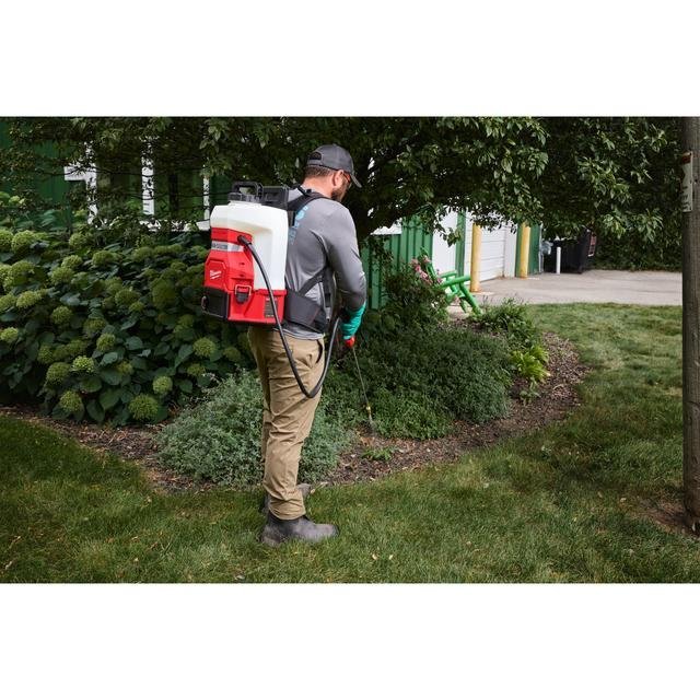 Milwaukee M18™ Switch Tank™ Akku-Rucksack-Sprühgerät M18BBPFP2-0 Produktbild img4 L