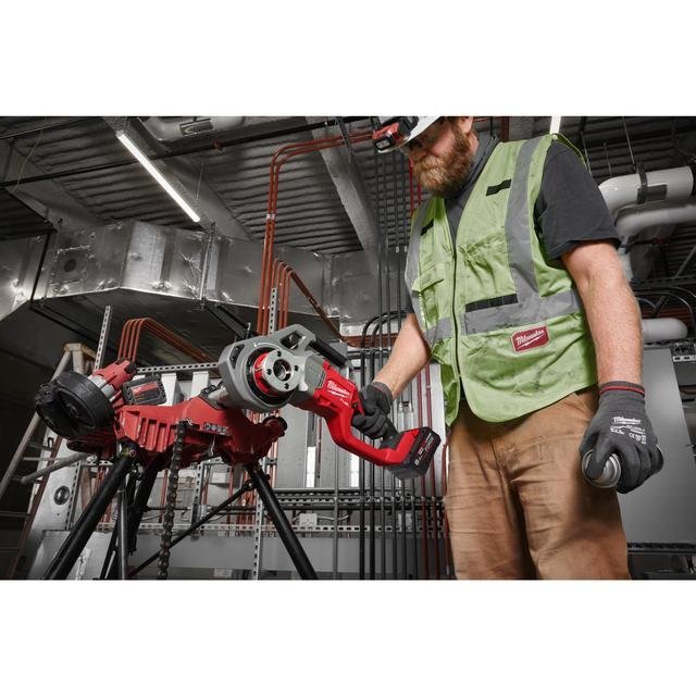 Milwaukee M18 FUEL™ONE-KEY™ 11/4 ˝ Akku-Gewindeschneidkluppe M18FPT114-802CA Produktbild img2 L
