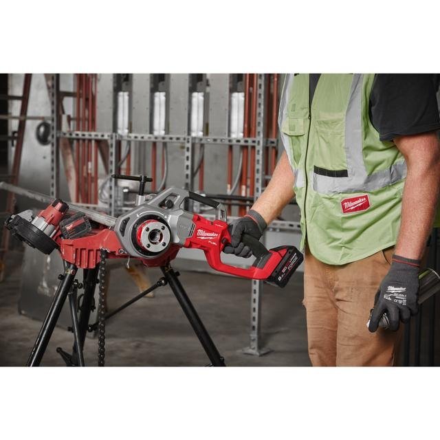 Milwaukee M18 FUEL™ONE-KEY™ 11/4 ˝ Akku-Gewindeschneidkluppe M18FPT114-802CA Produktbild img4 L