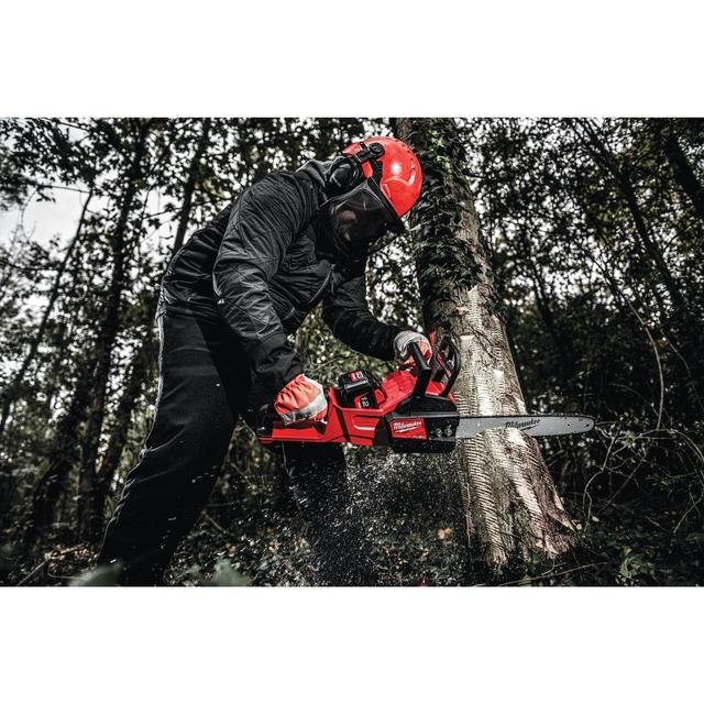 Milwaukee M18 FUEL™ Akku-Kettensäge 40-cm-Schwert M18FCHS-122 Produktbild img1 L