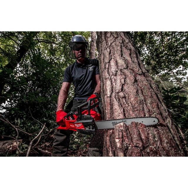 Milwaukee M18 FUEL™ Akku-Kettensäge 40-cm-Schwert M18FCHS-122 Produktbild img4 L