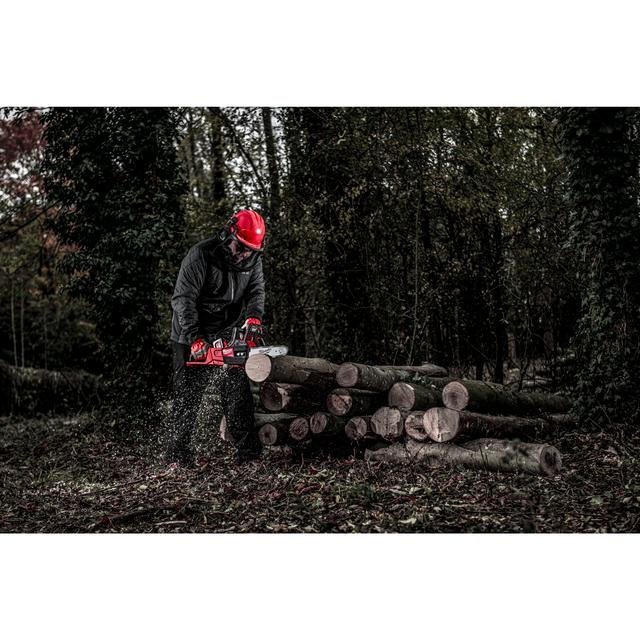 Milwaukee M18 FUEL™ Akku-Kettensäge 30-cm-Schwert M18FCHSC-122 Produktbild img3 L