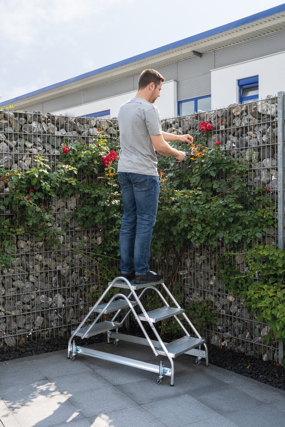 MUNK Arbeitspodest beidseitig begehbar Aluminium geriffelt Produktbild img3 L