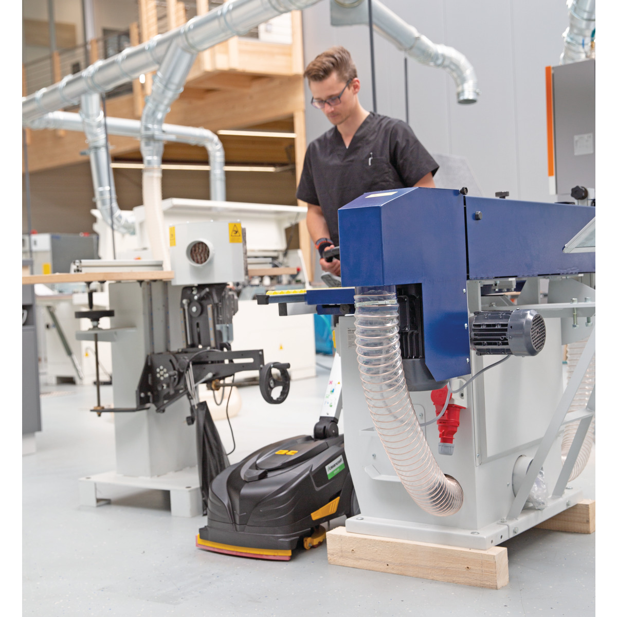 Cleancraft Handgeführte Scheuersaugmaschine Cleancraft SSM 281 Produktbild img8 L