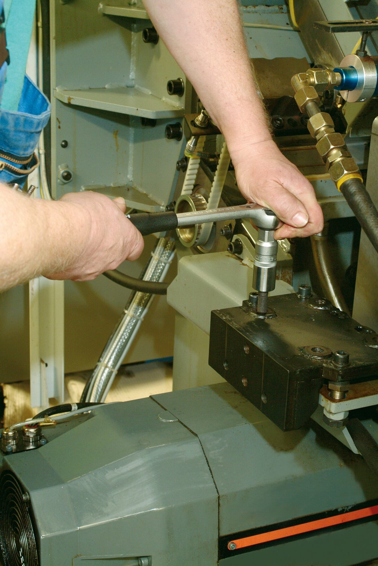 HAZET Stehbolzen-Ausdreher 844-8 ∙ 1/2 Zoll (12,5 mm) Vierkant hohl ∙ 23 mm Produktbild img3 L