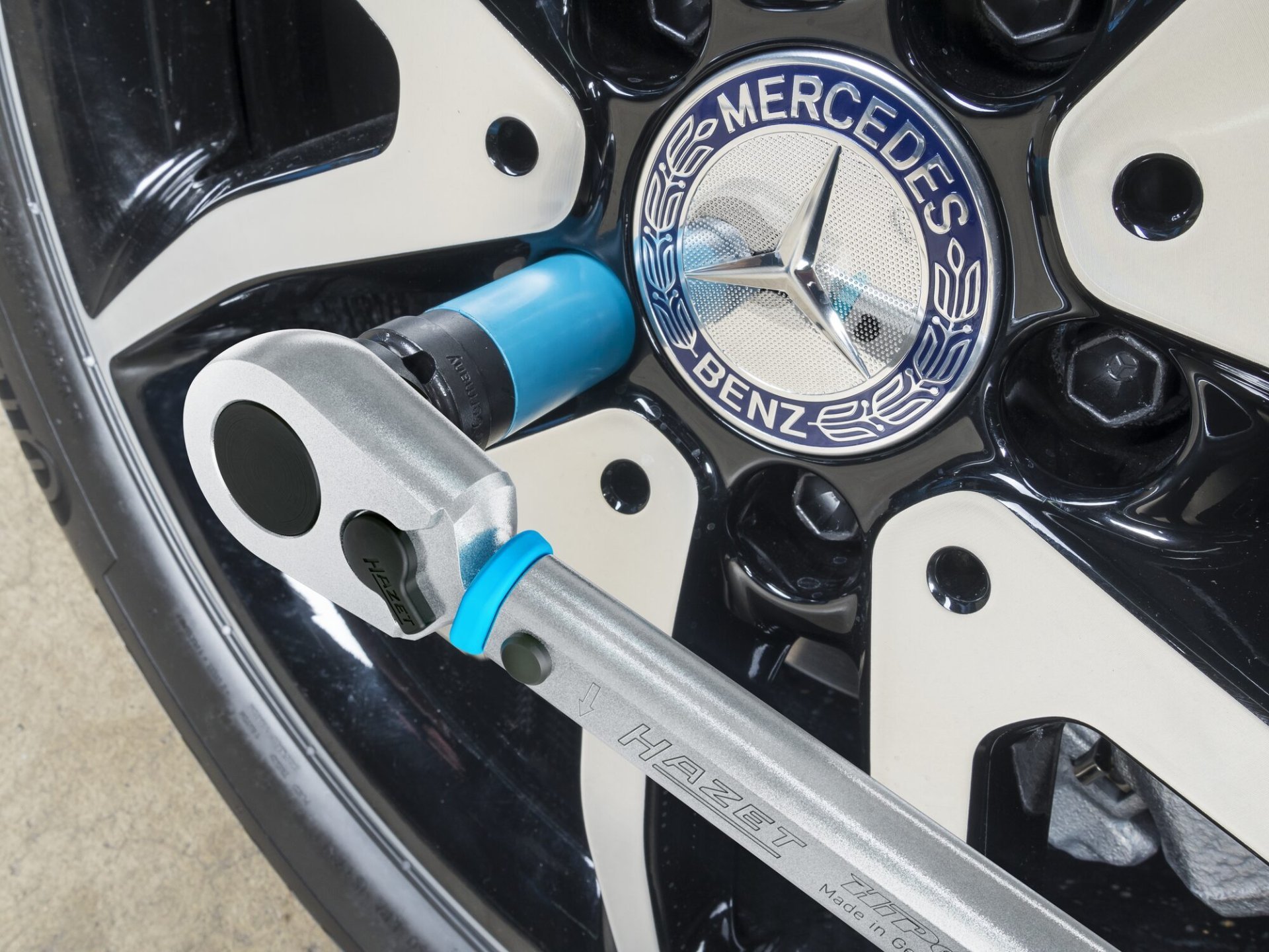 HAZET Schlag-, Maschinenschrauber Steckschlüsseleinsatz 903SLG-19 ∙ 1/2 Zoll (12,5 mm) Vierkant hohl ∙ Außen Sechskant-Tractionsprofil ∙ SW 19 mm Produktbild img2 L