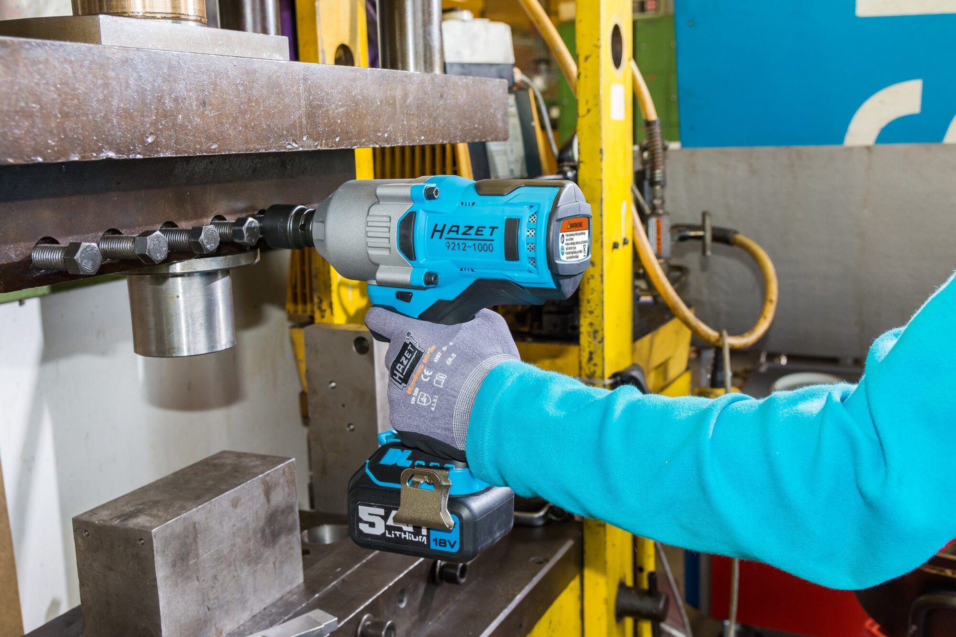 HAZET HAZET Akku Schlagschrauber 9212-1000LB/3 ∙ Lösemoment maximal [Nm]: 1400 Nm ∙ 1/2 Zoll (12,5 mm) Vierkant massiv ∙ 3-teilig Produktbild img3 L