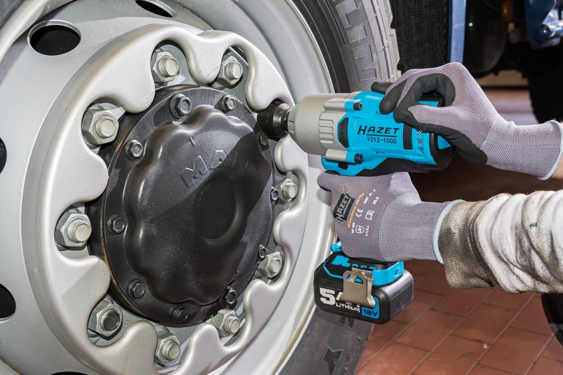 HAZET HAZET Akku Schlagschrauber 9212-1000LB/3 ∙ Lösemoment maximal [Nm]: 1400 Nm ∙ 1/2 Zoll (12,5 mm) Vierkant massiv ∙ 3-teilig Produktbild img2 L