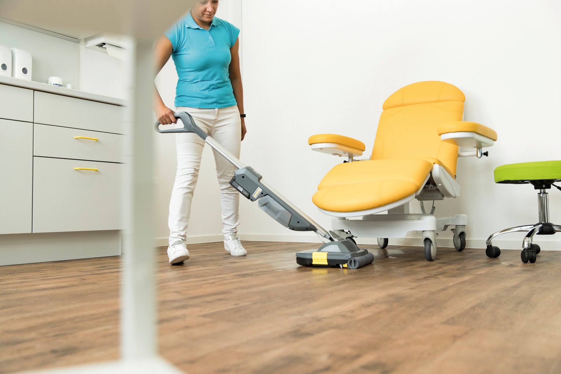 Kärcher Scheuersaugmaschine BR 30/1 C Bp ohne Akku+Ladegeraet Produktbild img7 L