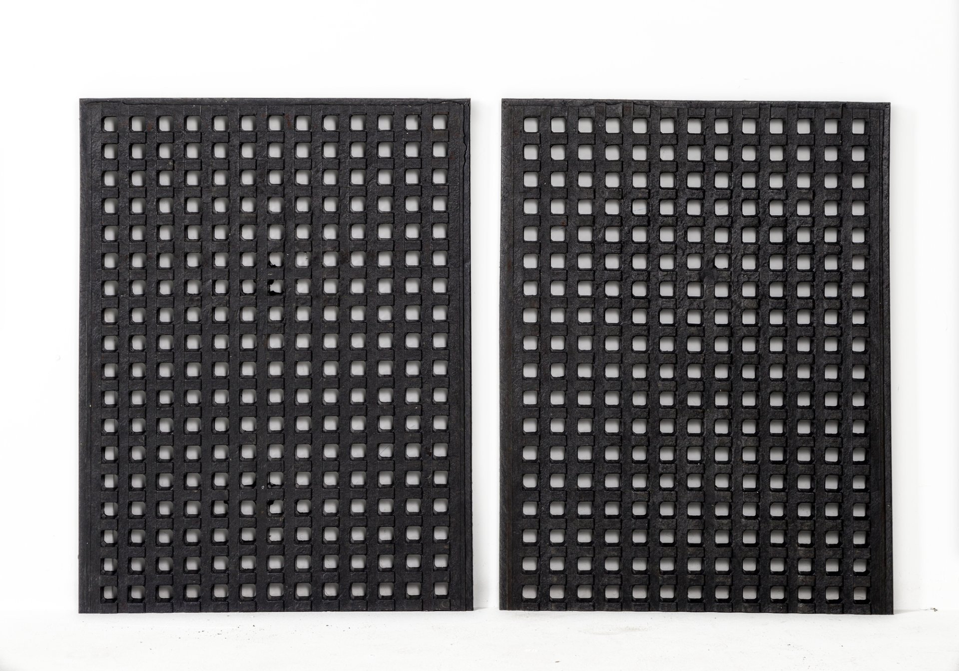 asecos Gitterrost als Lagerebene für für Sicherheitsschränke G90, verzinkter Stahl, Maße 1233x280x30 mm Produktbild img1 L
