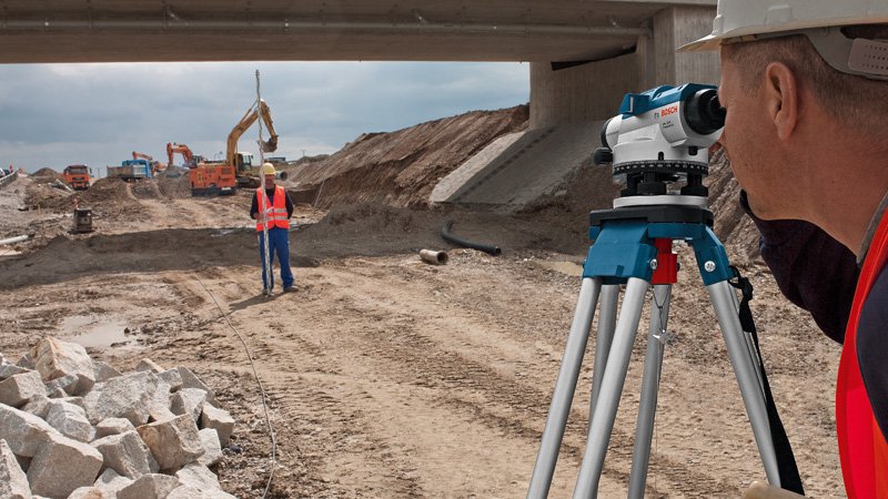 Bosch Optisches Nivelliergerät GOL 26 G, mit Baustativ BT160, Messstab GR 500 Produktbild img4 L