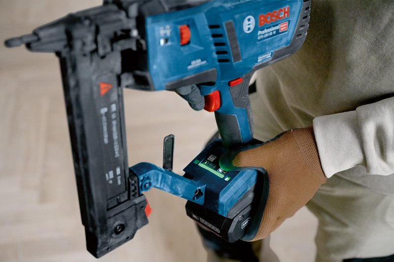 Bosch Akku-Holztacker GTH 18V-38 M Varianten Produktbild img7 L