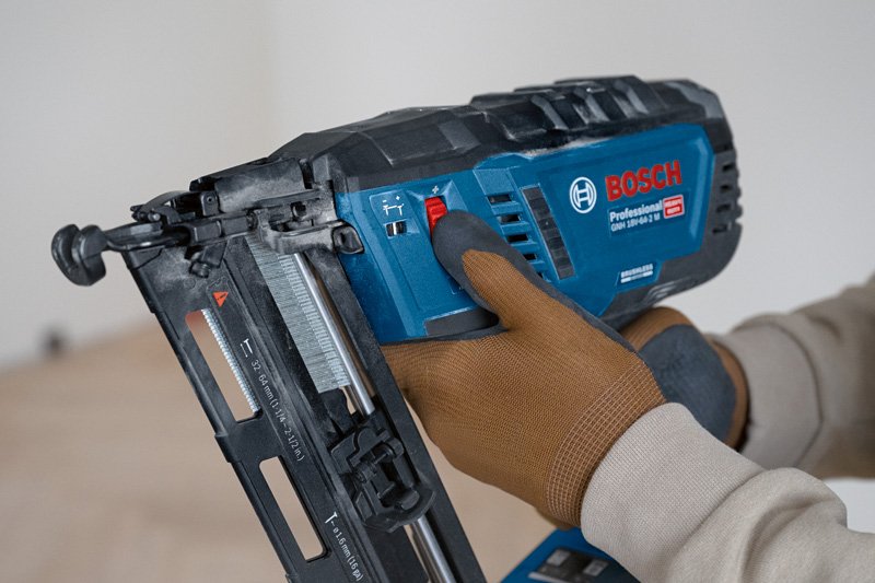Bosch Akku-Holznagler GNH 18V-64-2 M Varianten Produktbild img9 L