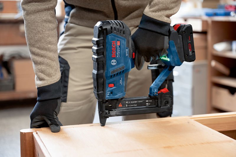 Bosch Akku-Holztacker GTH 18V-38 M Varianten Produktbild img5 L