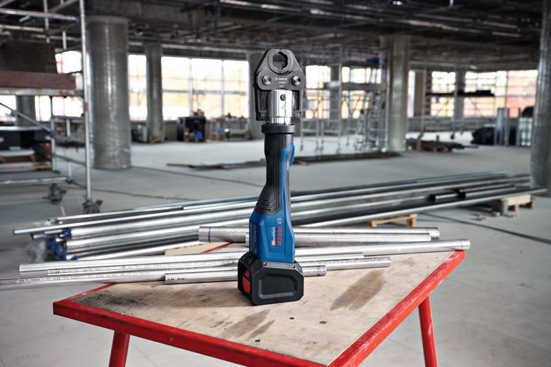 Bosch Akku-Presswerkzeug GPT 18V-32 Varianten Produktbild img4 L