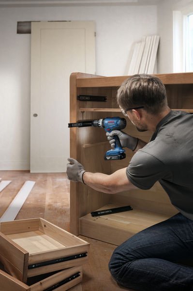 Bosch Combo Kit Set mit 3 18V-Werkzeugen: GSB + GBH + GWS + 2x GBA 4.0Ah + GAL18V-40 Produktbild img25 L
