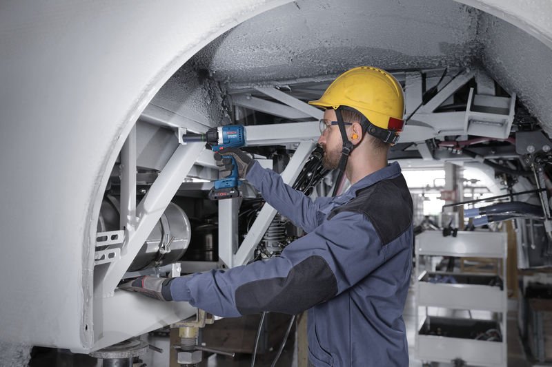 Bosch Industrie-Akkuschlagchrauber IDS 18V-650 T solo,Karton Produktbild img3 L